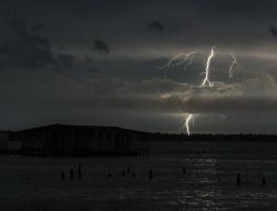 Penjelasan BMKG Soal 2 Pria Tewas Tersambar Petir di Morosi Konawe