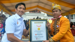 KKMM Sultra Cetak Rekor MURI 1.228 Dulang Makanan Tradisional di Kendari